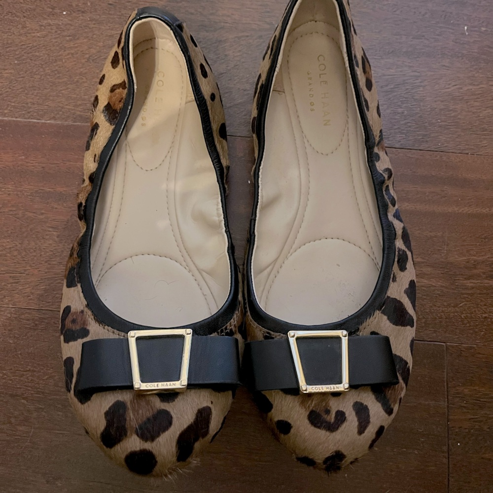 Size 8 Cole Haan leopard print flats, excellent condition